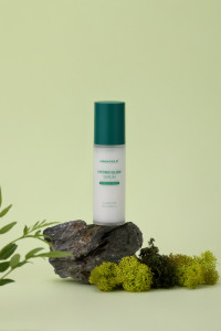 Mania Holic Hydro Glow serum, rozjasňující hydratační sérum s 10 formami kyseliny hyaluronové, 50 ml