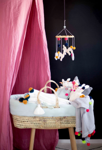 Kikadu závěsný kolotoč s lamou