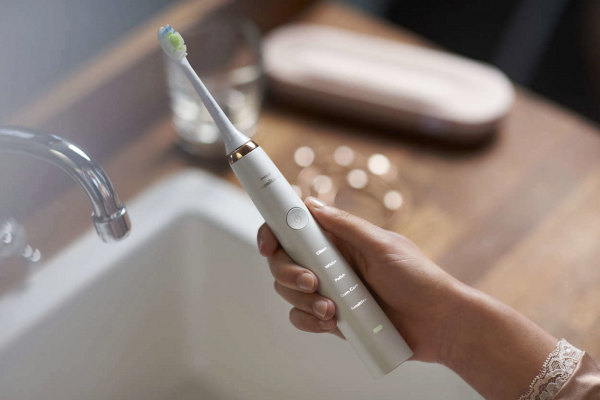 Philips Sonicare DiamondClean Rose Gold HX9312/04, sonický kartáček