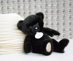 Doudou Medvídek, černý