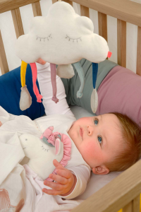 Kikadu hrající mrak