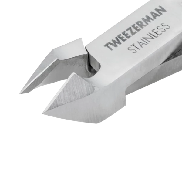 Tweezerman Wide Grip Cuticle Nipper kleštičky na nehtovou kůžičku s ergonomickou rukojeti