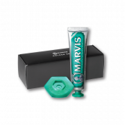 MARVIS Classic Strong Mint sada - zubní pasta s xylitolem 85 ml + stojánek