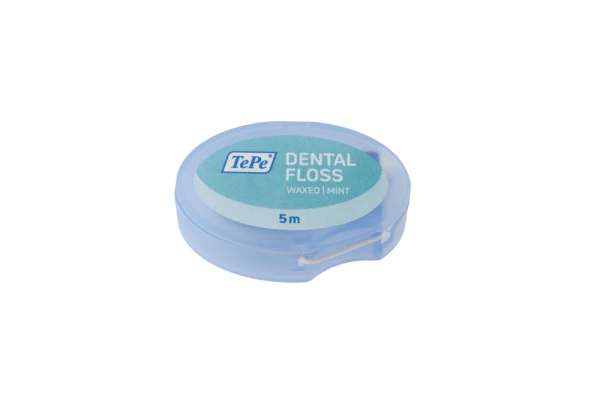 TePe Dental Floss, expandující voskovaná zubní nit s mátovou příchutí, 5 m