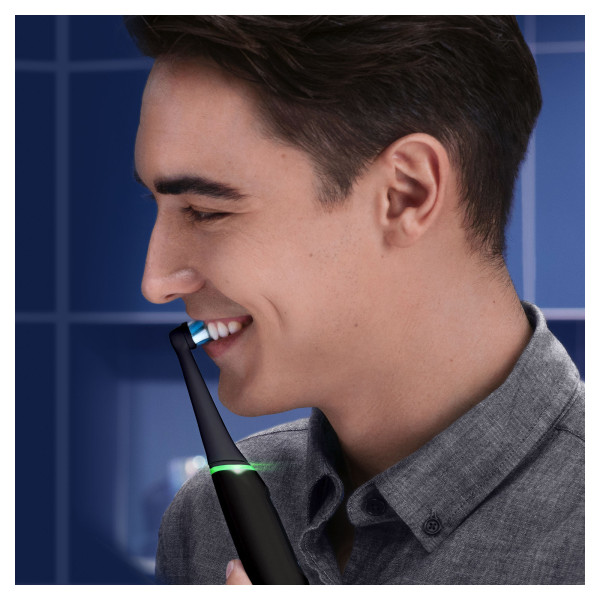 Oral-B iO Series 6 Black Onyx elektrický zubní kartáček