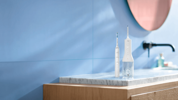 Philips Sonicare 9000 DiamondClean a Přenosná ústní sprcha HX3886/41 Sonický elektrický zubní kartáček a přístroj pro mezizubní hygienu